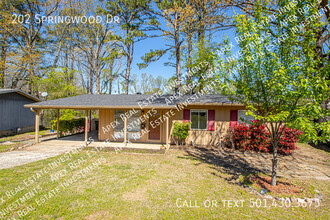 202 Springwood Dr in Little Rock, AR - Building Photo - Building Photo