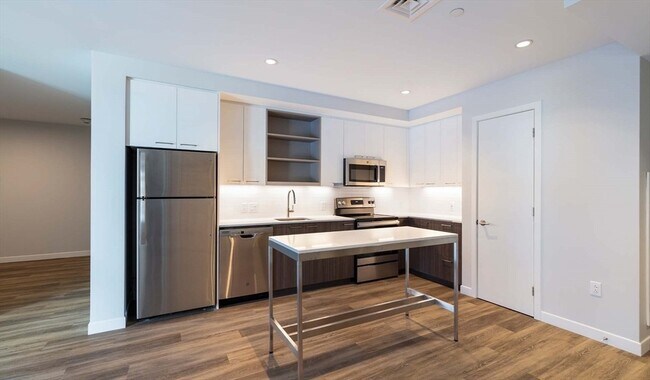 50 Rogers St, Unit 616 in Cambridge, MA - Foto de edificio - Building Photo
