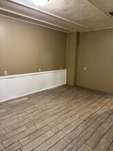 221 W 9th Ave, Unit 2 Bedroom Apt in Mitchell, SD - Building Photo - Building Photo