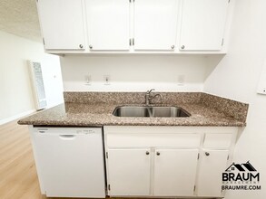 5461 Kester Ave in Los Angeles, CA - Building Photo - Building Photo