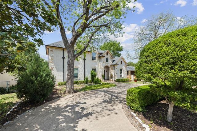 property at 8525 Briarwood Ln