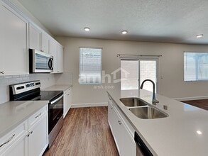6143 Theodore St in North Las Vegas, NV - Building Photo - Building Photo