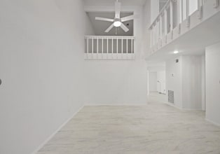 11650 Village Pl Dr in Houston, TX - Foto de edificio - Building Photo