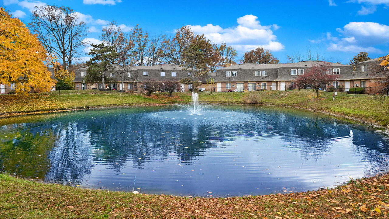 Mallards Landing in Columbus, OH - Building Photo