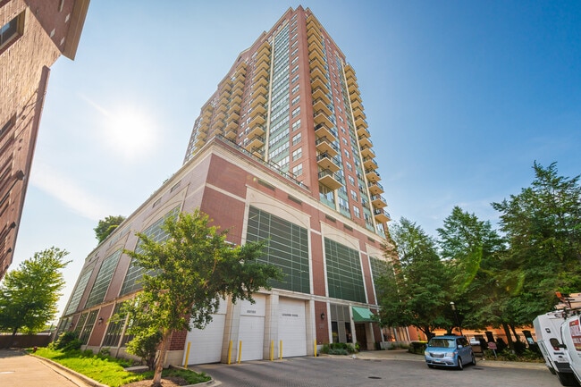 property at 1717 S Prairie Ave