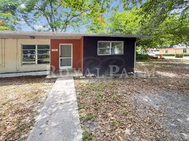 1881 Edison Ave in Ft. Myers, FL - Building Photo