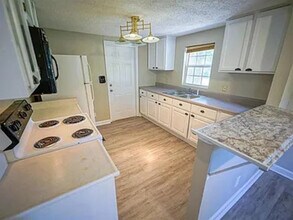 4807 Center Dr in Tallahassee, FL - Building Photo - Building Photo