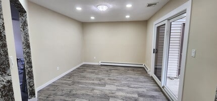 100 Sandpiper Ln in New Windsor, NY - Foto de edificio - Building Photo