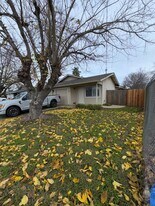 5302 Harrison St in North Highlands, CA - Building Photo