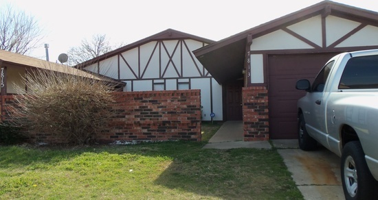 7813 S Douglas Ave in Oklahoma City, OK - Building Photo
