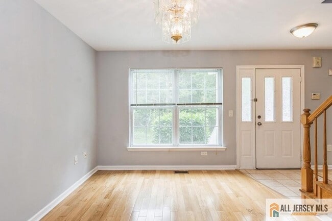 17 Lackland Ave in Piscataway, NJ - Foto de edificio - Building Photo