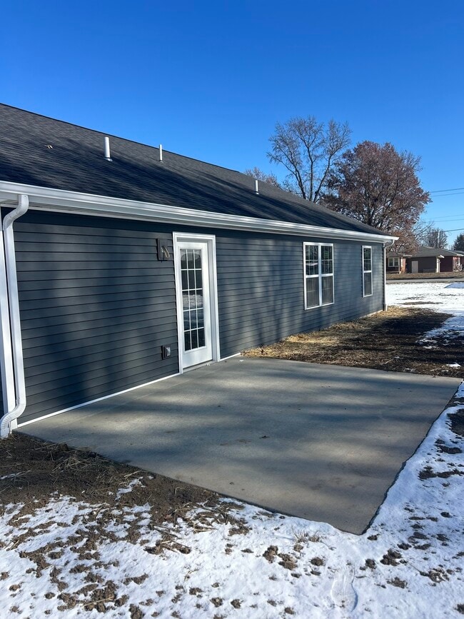 302 Jennifer in Germantown, IL - Building Photo - Building Photo