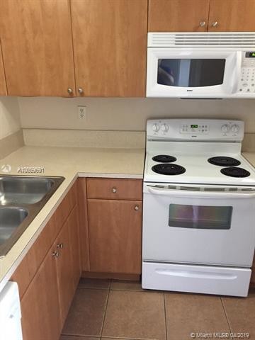 7991 NW 8th St-Unit -103 in Miami, FL - Building Photo - Building Photo