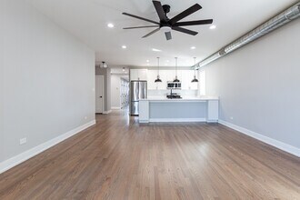 2641 W Carmen Ave, Unit 3 in Chicago, IL - Building Photo - Building Photo