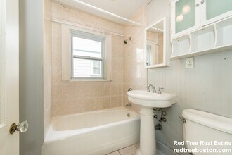 50-52 Hobson St, Unit 1 in Boston, MA - Foto de edificio - Building Photo