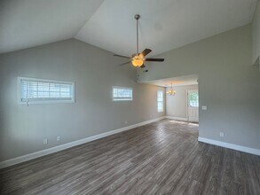 489 Medallion Cir in Clarksville, TN - Building Photo - Building Photo