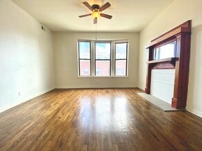 900 W Montrose Ave in Chicago, IL - Building Photo - Building Photo