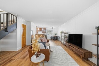 5505 Adelaide Ave in San Diego, CA - Building Photo - Building Photo