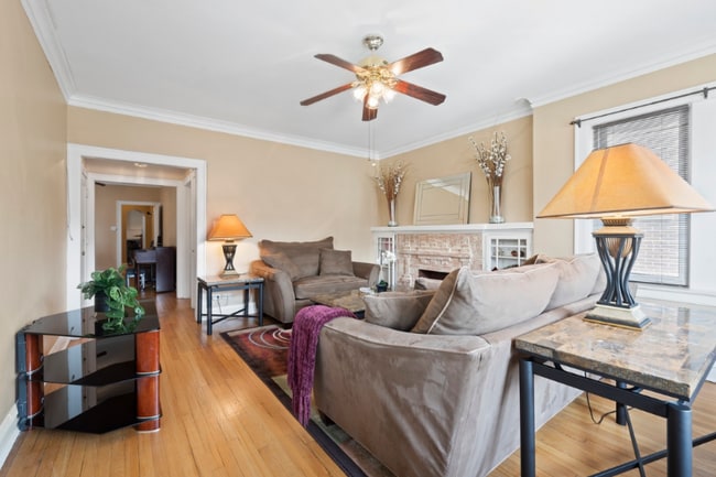 7414 S Prairie Ave, Unit 1 in Chicago, IL - Building Photo - Building Photo