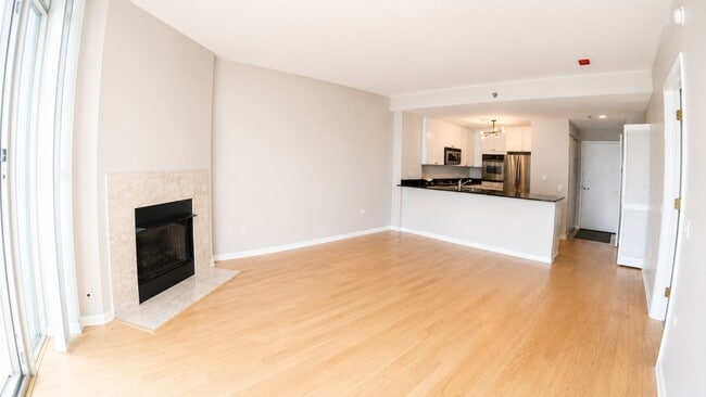 1515 S Prairie Ave, Unit 1204