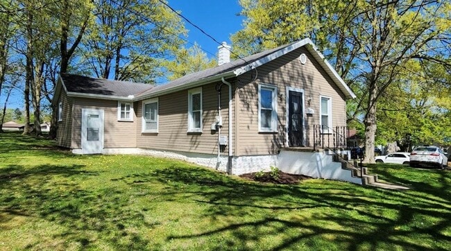 property at 832 Woodville Rd