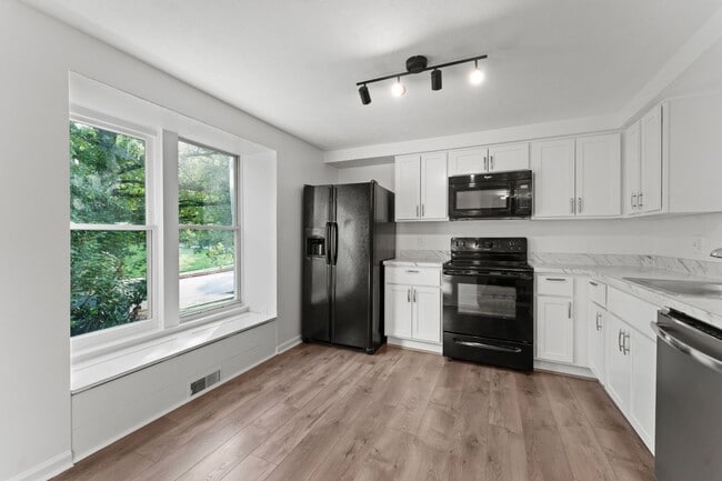 8161 Sheffield Ct in Jessup, MD - Foto de edificio - Building Photo
