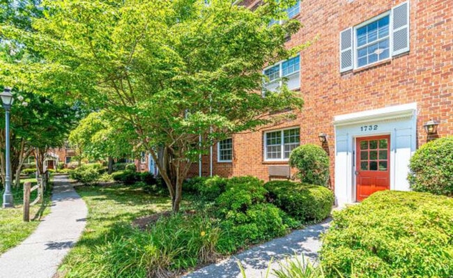 property at 1732 W Abingdon Dr