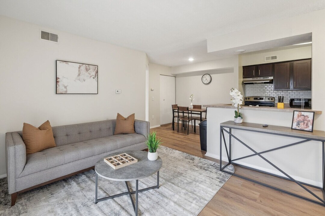 8208 Caribou Trail in Columbus, OH - Building Photo