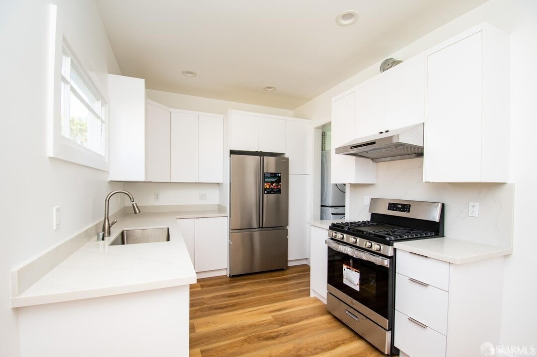1310 18th Ave in San Francisco, CA - Building Photo