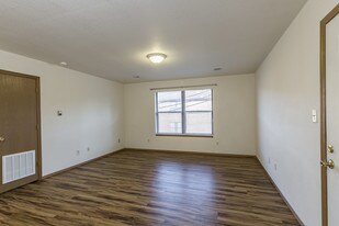 2 Bedroom Springfield Apartments For Rent With Hardwood Floors