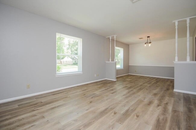 28911 Enchanted Dr in Shenandoah, TX - Building Photo - Building Photo