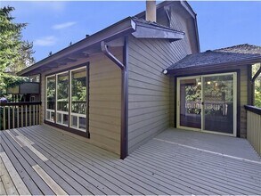 5914 158th Way NE in Redmond, WA - Building Photo - Building Photo