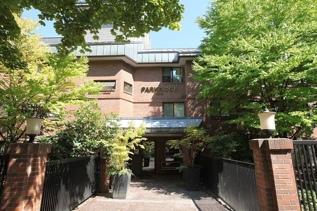 Parkridge Apartments in Seattle, WA - Foto de edificio