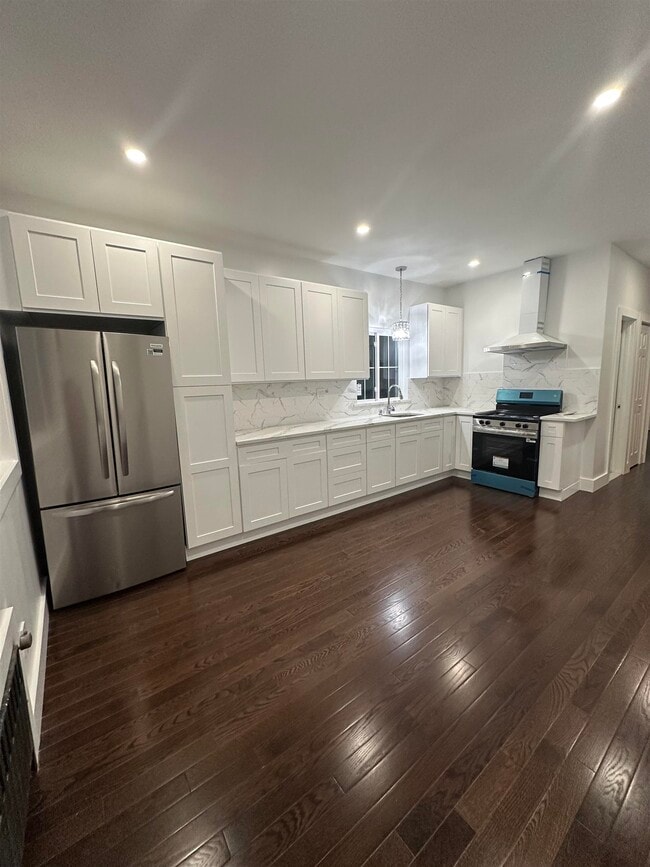 34 Garretson Ave in Bayonne, NJ - Building Photo - Building Photo