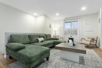 10706 W 90th Ter in Overland Park, KS - Building Photo - Building Photo