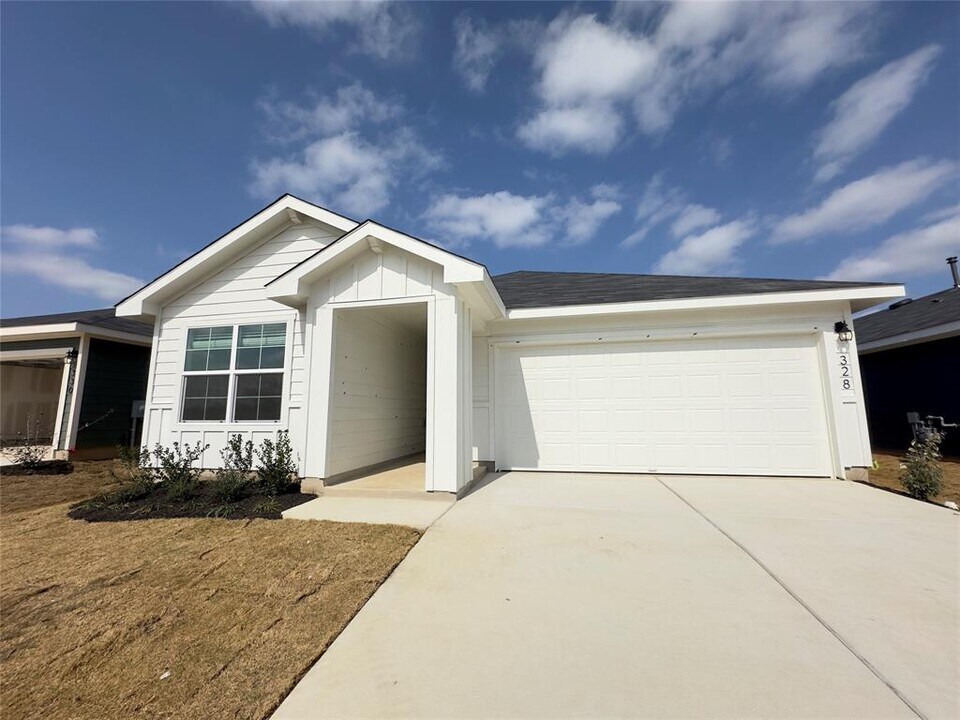 328 San Juan Trl in Bastrop, TX - Building Photo