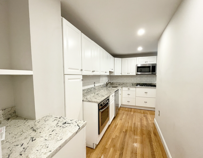 128 P St, Unit 1 in Boston, MA - Building Photo - Building Photo