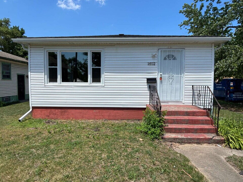 1402 W 15th Ave in Gary, IN - Building Photo