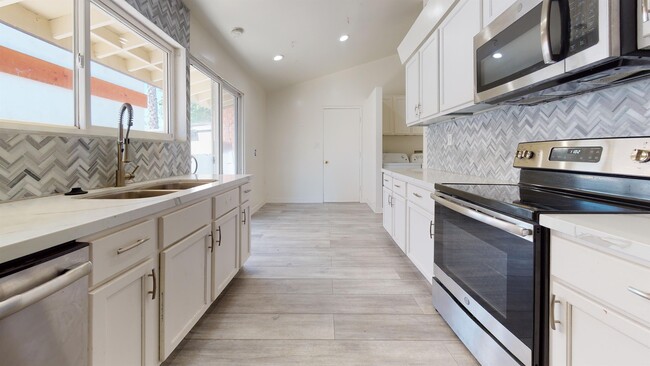 property at 5272 Manhasset Dr