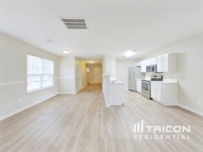 325 Cayman Way in Charlotte, NC - Building Photo - Building Photo