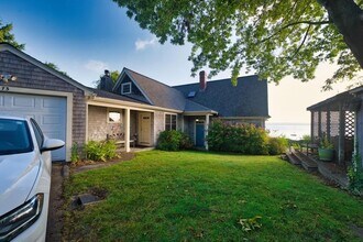 73 Bayside Ave, Unit 0013 in Portsmouth, RI - Building Photo - Building Photo