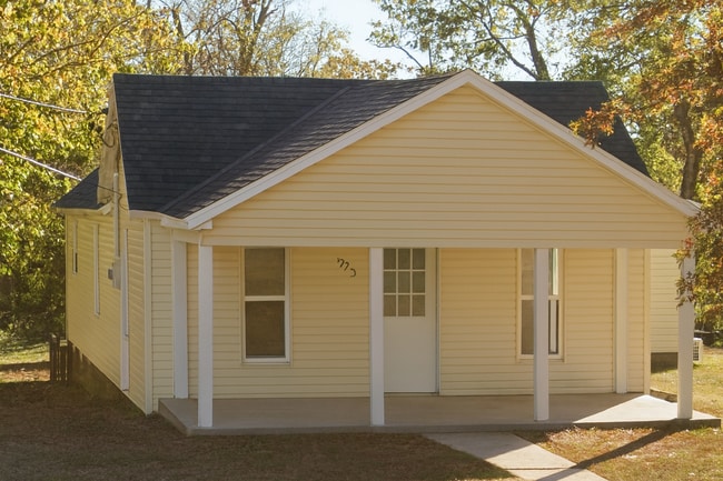 property at 925 S Cedar St