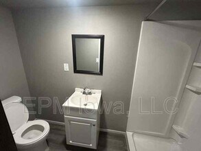 4821 Midway Dr NW in Cedar Rapids, IA - Building Photo - Building Photo