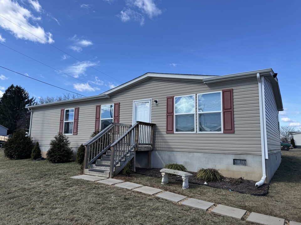 29 Marquee Wy in Martinsburg, WV - Building Photo