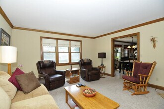 7825 W Puetz Rd in Franklin, WI - Building Photo - Building Photo