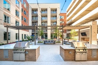 Cornell Midtown in Dallas, TX - Foto de edificio - Building Photo