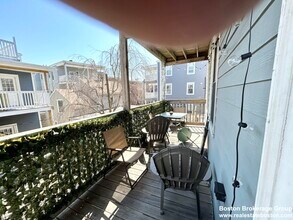 926 Dorchester Ave, Unit 1 in Boston, MA - Building Photo - Building Photo