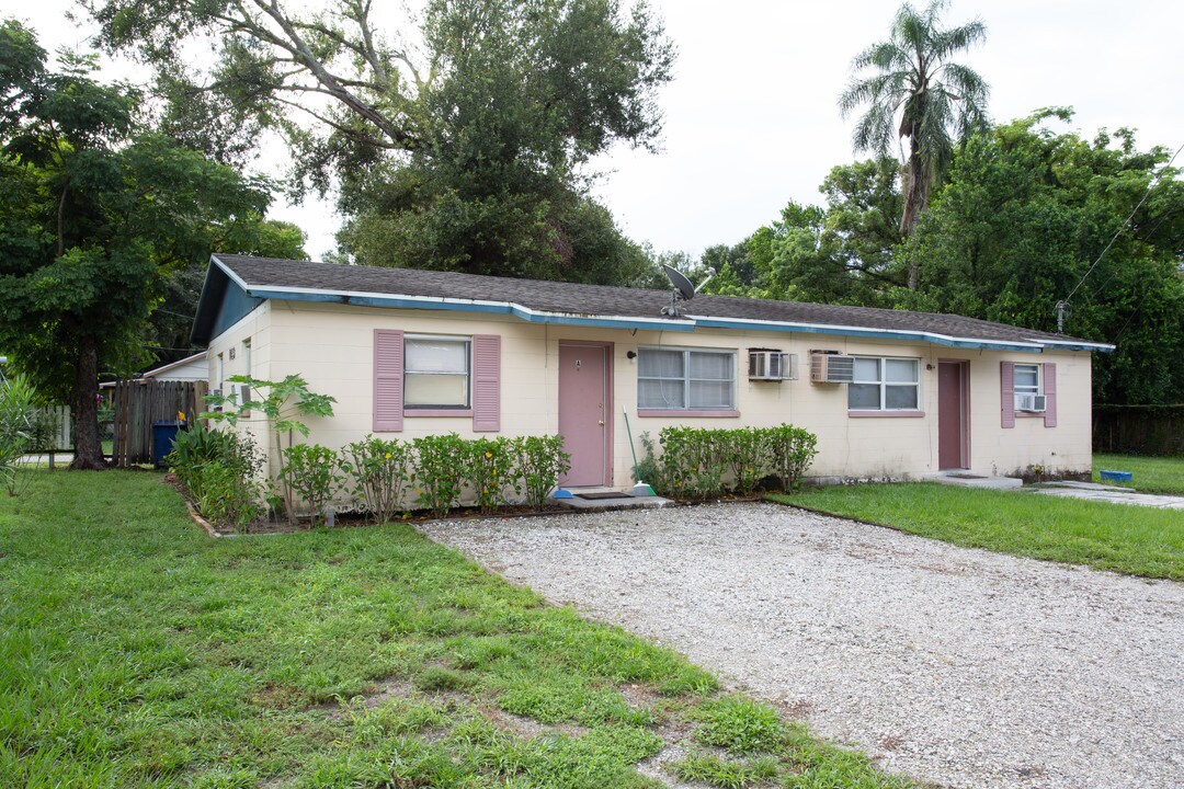 1419 E Linebaugh Ave in Tampa, FL - Building Photo