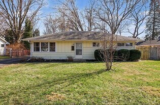 133 W Hughes St in Marshall, MI - Building Photo