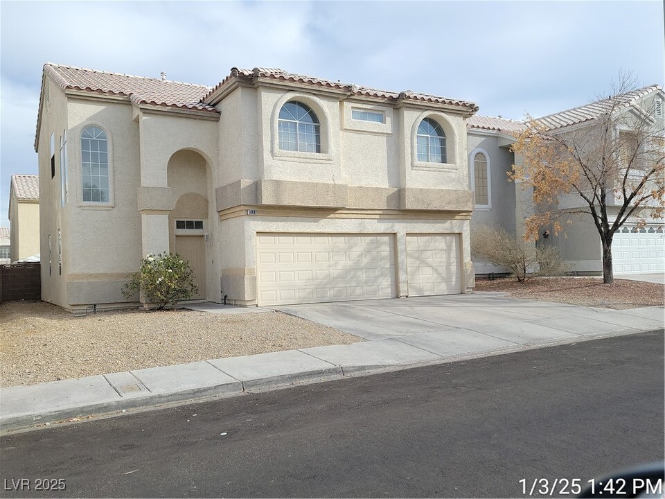 1008 Washington Oaks St in Las Vegas, NV - Building Photo